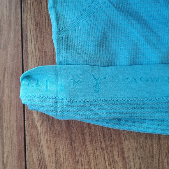 Lululemon Run Swiftly Tech Tank - Size 4 - Picture 6 of 6